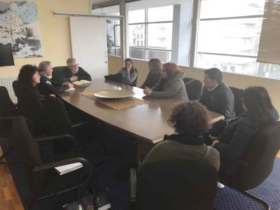 Los comerciantes de Cangas salen de la reunión con el Alcalde sin soluciones inmediatas a los robos