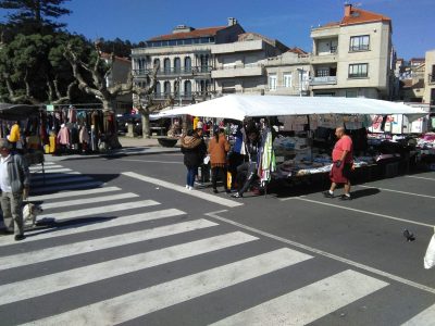 Prohibido colocar mañana los puestos del mercadillo de Cangas