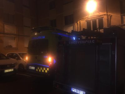 Trasladan a una familia de Cangas al hospital con síntomas de intoxicación en su vivienda