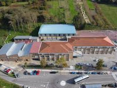 El IES A Paralaia de Moaña inicia una «vigilancia activa» de 14 días a los alumnos del aula B de 3º de la ESO donde hasta ayer acudió el joven con positivo provisional y a su círculo más próximo