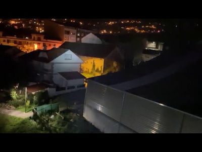 Ponte la raya en el ojo, tus mejores pantuflas… ¡y a bailar desde el balcón!!!!