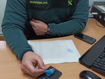 La Guardia Civil investiga a un vecino de Bueu por tráfico de drogas