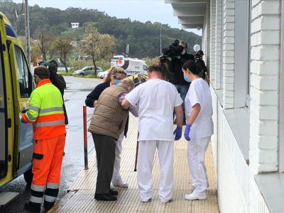 Trasladados los primeros ancianos de Aldán a la residencia de Nigrán