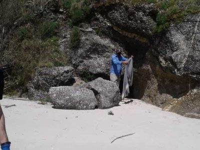 Pillan `in fraganti´a un nudista vigués en la playa de Viñó