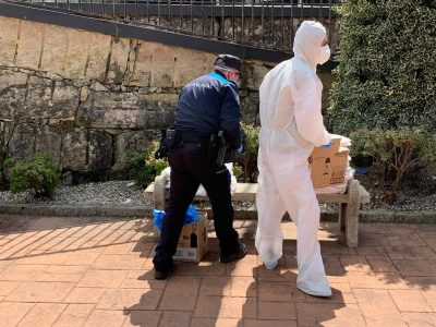 Los 4 policías locales y los 4 efectivos de Protección Civil de Cangas aislados, negativos en Covid-19