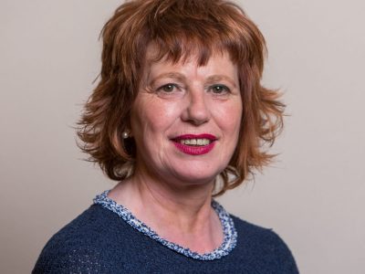 Ana Ave, presidenta de Fecimo:      «Non nos sentimos escoitados nin representados por ninguna organización comercial provincial ni autonómica»