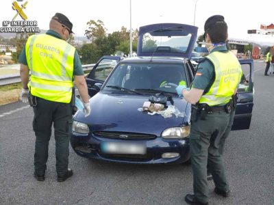 Detenidas dos personas en el peaje de Vilaboa con hachís y cocaína