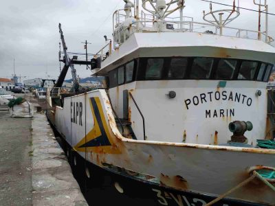 El Puerto de Marín saca más de 18.000 kilos de basura del fondo marino