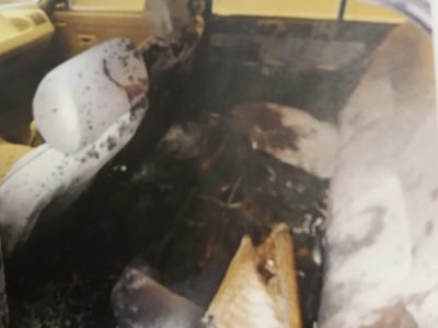 Arde un coche durante la noche de San Xoán en Domaio