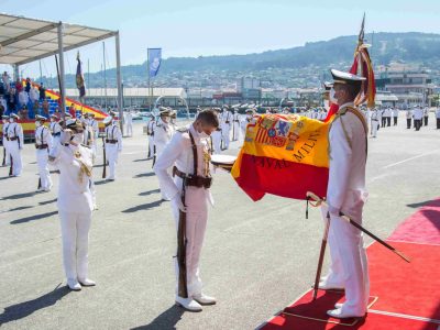 Jura de Bandera en la Escuela Naval