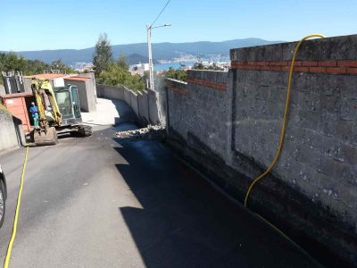 Comiezan las obras para el nuevo acceso al cementerio municipal de  A Raña