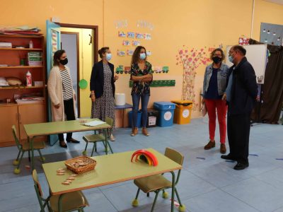 Educación evalúa la aplicación del protocolo anticovid en los colegios de Vilaboa