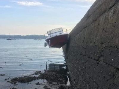 Amarrado en el aire de Cangas…