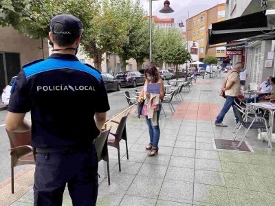 El Concello inspecciona que la hostelería de Marín cumpla con las normas en las terrazas