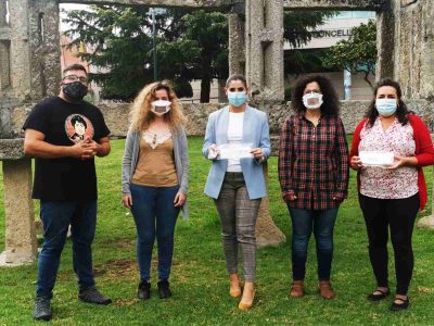 Donan mascarillas transparentes a Servizos Sociais y la ludoteca de Moaña para una mejor comunicación
