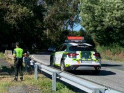 Muere un vecino de Marín al impactar su moto contra un poste en Cerdedo-Cotobade