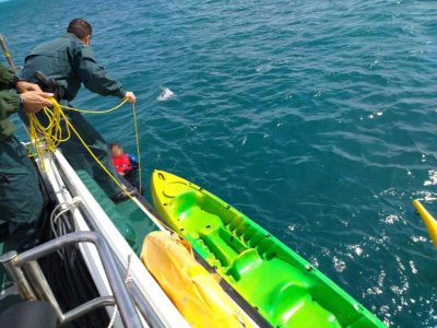 Buscan a los dueños de dos kayaks que aparecieron a la deriva en la Ría de Pontevedra