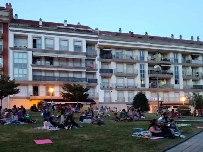 Colocarán cebos en la red de alcantarillado del entorno de la Praza 25 de Xullo para acabar con las ratas