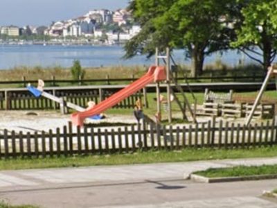 Adjudicadas las obras de reparación del parque infantil de la Playa da Xunqueira por 15.000 euros