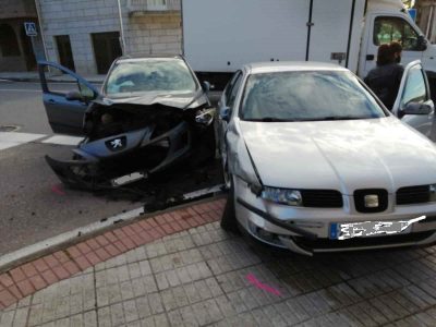 Cuatro heridos en un aparatoso accidente en Sisalde