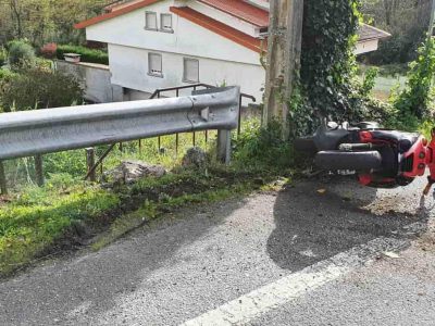 Herido un motorista en un accidente cerca de la gasolinera Sanchilán