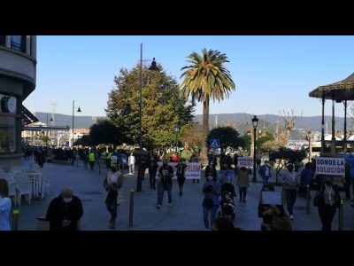 1.500 personas recorren las calles de Marín en apoyo a la hostelería