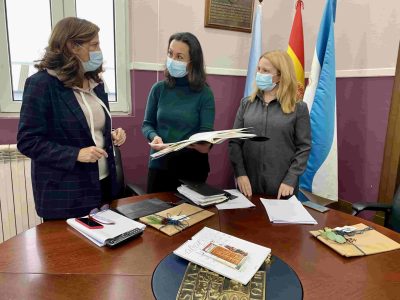 A arte caligráfica e pictórica de María Sancho marcará o paso dos meses no próximo ano en Marín