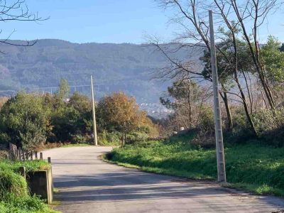 Instalan nuevo alumbrado en la zona del Outeiro, en San Martiño