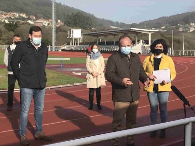 Urgen a la Diputación a colaborar en el arreglo del pavimento del Estadio de Atletismo de Cangas