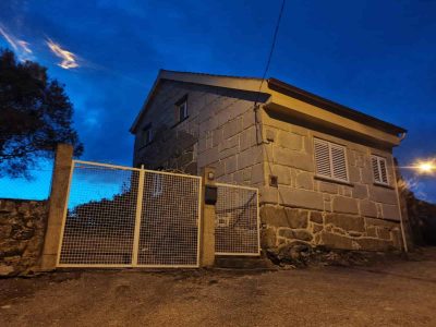 Encuentran el cadáver de una mujer después de producirse un incendio en el interior de su vivienda en Cangas