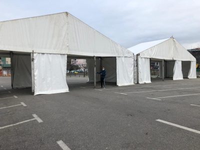 Carpas listas en As Lagoas para el cribado voluntario a casi 10.000 vecinos de Bueu