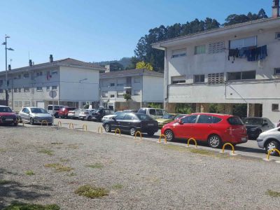 El Concello acuerda usar como aparcamiento tres parcelas próximas al centro de salud de Marín