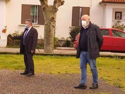 El Concello comienza a adecentar las parcelas del Centro de Salud para convertirlas en aparcamientos públicos gratutitos