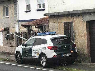 La Guardia Civil vigila la vivienda de Meira en la que apareció el cadáver ante una posible nueva inspección ocular