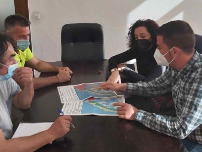 El Concello prepara el nuevo calendario de desbroces de los caminos del rural