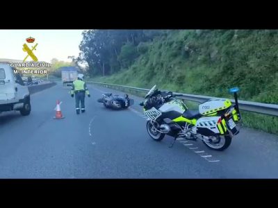 Fallece un motorista en la PO-11 entre Ence y el «nudo del Pino»