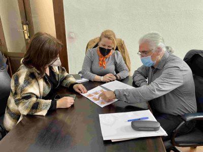 Anta da Moura entrega ao Concello o inventario dos restos arqueolóxicos do Museo Manuel Torres