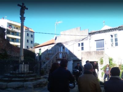 Los vecinos de Síngulis convocan para mañana una reunión para abordar los «problemas» de la reforma de la plaza