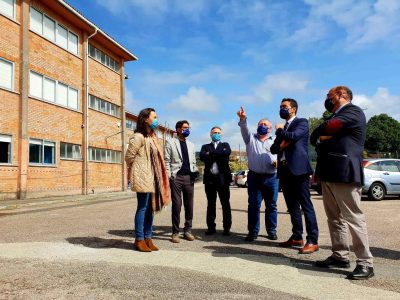Este verano la Xunta invertirá 360.000 euros en mejorar la eficiencia energética del IES Chan do Monte y del CEIP Carballal