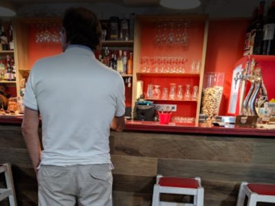 Cangas cae ao medio-baixo e a súa hostalería poderá abrir desde o sábado o interior