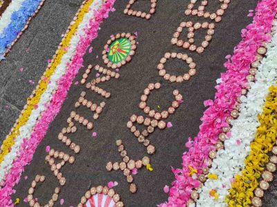 Alfombristas de Bueu confeccionarán en Sarria un tapiz floral