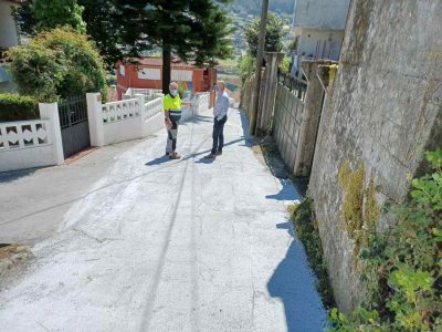 Bueu pavimenta o Camiño do Rabolongo, na zona do Valado