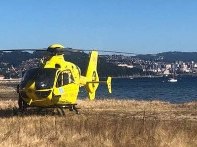 Un operario foi evacuado en helicóptero despois de recibir un forte golpe na cabeza en Marín
