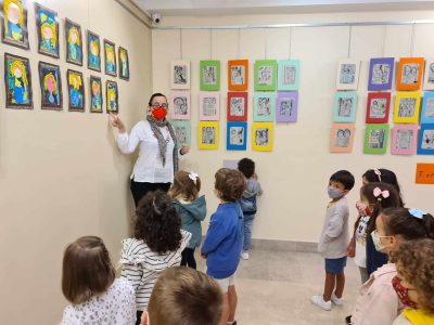 O Museo Torres énchese de nenos e nenas para honrar ao pintor