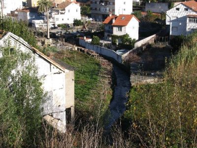 Aparece o corpo dunha muller flotando no río Lameira de Marín