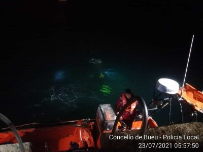 Un veciño de Beluso perdeu a vida tras precipitarse co seu vehículo ao mar no peirao de Bueu