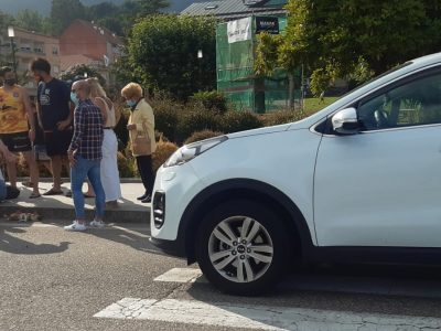 Morre o can e resulta ferida a súa dona nun atropelo en Moaña