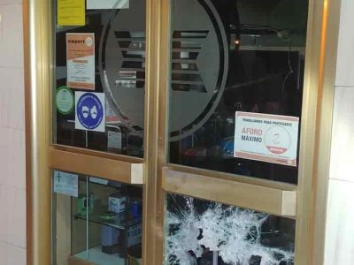 Tres detidos por roubos con forza esta fin de semana un comercio e unha vivenda de Marín