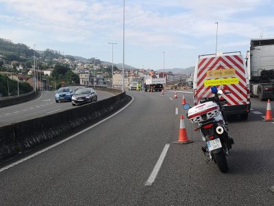 Un Policía Local de Marín evita unha desgraza ao deter a unha muller que circulaba en dirección contraria en Marín