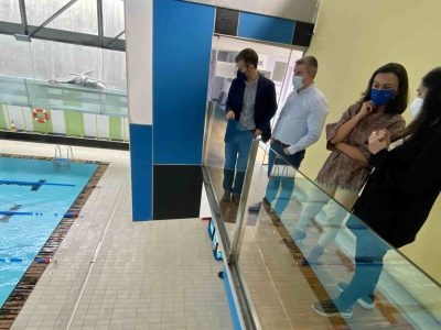 Matrícula e mes de setembro de balde na piscina municipal de Marín